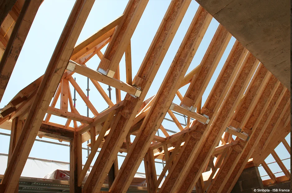 rénovation de toiture charpente avec poutres en I
