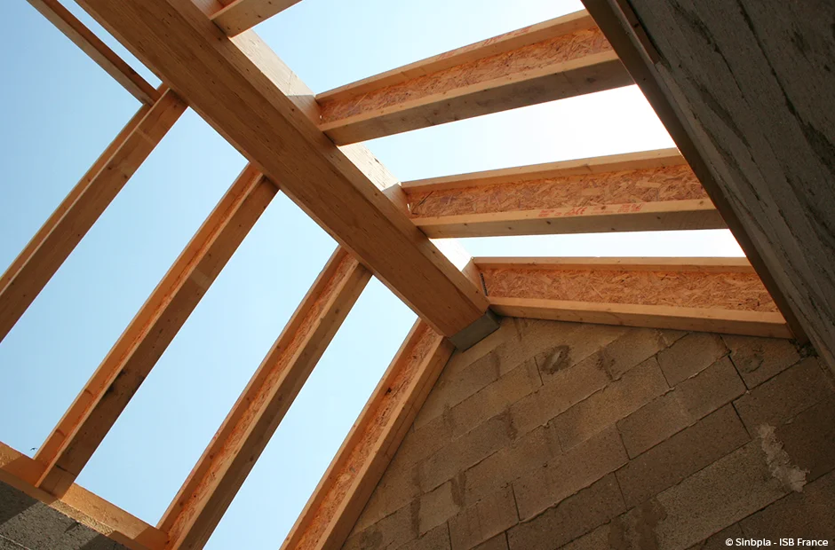 rénovation de toiture charpente avec poutres en I